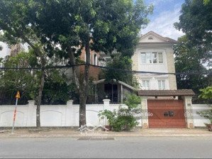 bán tài sản khu compound đường nguyễn văn hưởng, thảo điền (dt 20,2x28,5m), cn ~ 500m2 - giá 120 tỷ