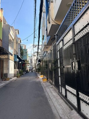 nhà hẻm 200 trịnh đình trọng ( oto ngủ nhà ), 3 tầng, hơn 7 đ, 64m2, 