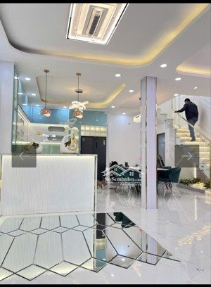 bán 2 căn thông gia : 10 x 9 + 2 lầu +6pn +8wc : huỳnh tấn phát nhà bè tphcm