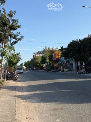 đất mặt tiền kinh doanh trong kcn bàu bàng 300m2 sổ sẵn full thổ cư toàn bộ trước mặt đường nhựa