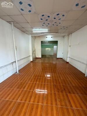 Cho thuê nhà mặt tiền kinh doanh ngay trung tâm TP Bên Tre.Gía 7 triệu