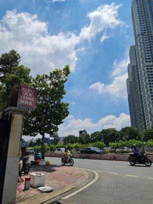 bán lô đất 1180m2 đường nguyễn hữu cảnh phường 22 quận bình thạnh chỉ 240tỷ.