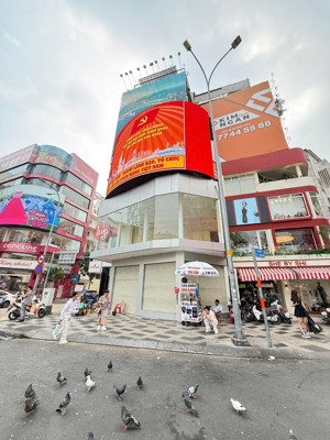 cho thuê nhà góc ngã 6 phù đổng, quận 1. dt: 7x5m, 1 trệt 1 lầu, 150tr/th