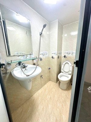 chủ gửi bán nhà dt 30m2 giá hơn 4 tỷ ô tô đỗ cửa nhà lĩnh nam vị trí rất đẹp quy hoạch lâu dài