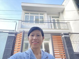 nhà sát lê văn quới- thông tứ hướng bình tân- giáp ranh tân phú nhà mới dọn vào ở ngay ch