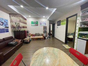 gia đình cần bán căn hộ tòa a chung cư osaka- 48 ngọc hồi. dt 56m2 gồm 2 ngủ . giá chào 4,xxtỷ