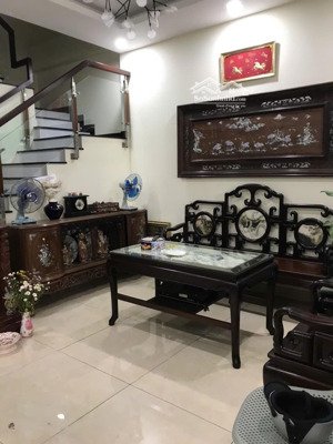 nhà 3 tầng - 5mx16m( 80m2) - 4 phòng ngủ - khu compound(bảo vệ 24/24) - đường 12m- giá chào 9.2 tỷ