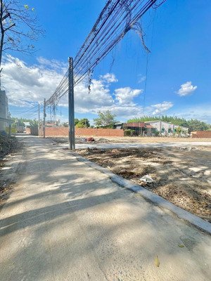 bán gấp đất mặt tiền đường cây quéo sổ riêng sẵn thổ cư 100%, mua bán công chứng sang tên được ngay