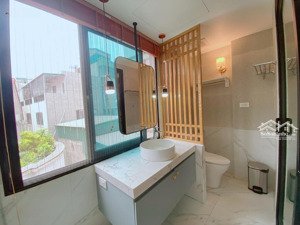 bán nhà phố đào tấn thang máy nhập khẩu full nội thất