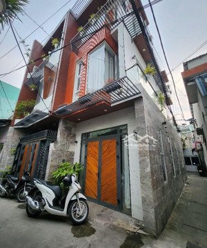 nhà 3 tầng 3 mặt thoáng ô tô điện biên phủ chỉ 4,78tỷ