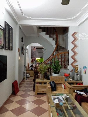 vị trí đẹp phố quận ngựa - trung tâm ba đình, 4 tầng, gần phố, xe con đỗ cửa