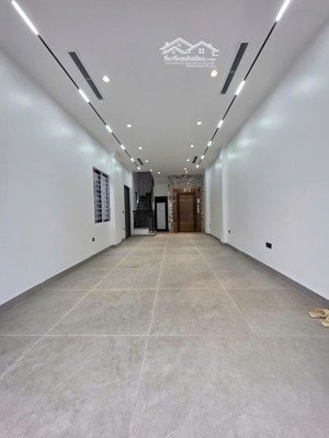 bán nhà phân lô 560 nguyễn văn cừ gia thụy 70m 7 tầng gara ô tô thang máy giá 20,5 tỷ