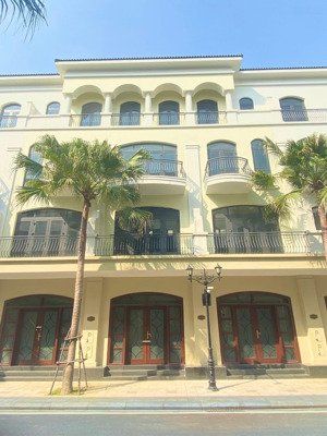 duy nhất căn chà là 63m sát công viên mặt tiền 4,5m giá 9,2 tỷ