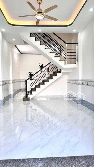 bán nhà phan văn hớn,bà điểm, hóc môn 4 x 11m, 2 tầng, giá 3.15 tỷ còn tl