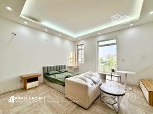 căn hộ dịch vụ ban công full nội thất q7. gần cầu nguyễn văn cừ, cầu rạch ông, cầu kênh tẻ