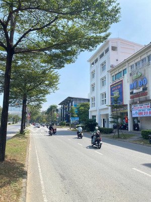 bán nhà phố thương mại mỹ hưng - mặt tiền nguyễn văn linh - cơ hội đầu tư giữ tiền tốt nhất