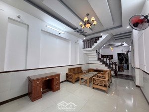 hiếm! nhà 1 trệt 1 lầu kdc đồng bộ trung tâm dĩ an , 3pn gần vincom dĩ an gia hơn 4 tỷ