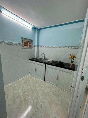 gia 2ty350-nhà c4 -2pn -1wc- hẻm xe oto- khu dân cu hiện hữu- tiện ích đầy đủ