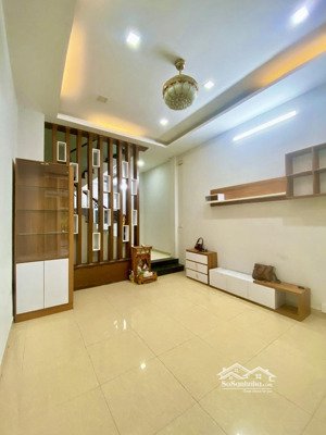 mặt tiền võ văn hát sát đh marketing 4 tầng 80m dòng tiền sẵn 12tr/tháng giá chỉ 7,1 tỷ