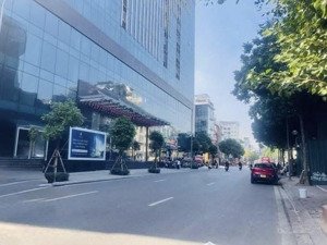 bán nhà mặt phố trần phú hai thoáng - vị trí siêu vip. 260m2 x 4tầng - 325 tỷ.