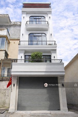 19,9 tỷ: 53m - phạm văn đồng: 5 tầng thang máy; phân lô bàn cờ ô tô tránh; vỉa hè; ở sướng đón tết