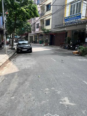 [gấp trước tết] mặt phố yên xá 32m2, 5 tầng, mặt tiền 3.7, tc 10 tỷ thương lượng trực tiếp