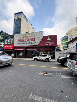 ngộp bank cần bán gấp nhà mt nguyễn thị minh khai quận 1 - dt 18x30m - hđt 400 triệu - giá 200 tỷ