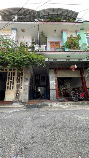 cần bán nhanh nhà 1trệt lửng lầu