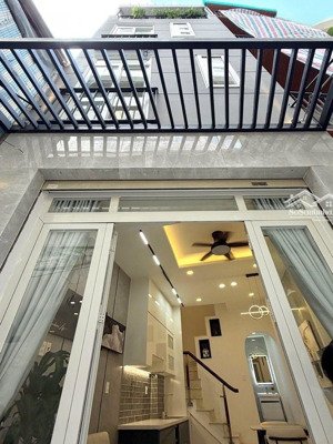 sát mặt tiền đường nguyễn văn trỗi nhà đẹp , nội thất vip gần bãi đậu xe hơi 32m2_5 tầng_5,85 tỉ tl