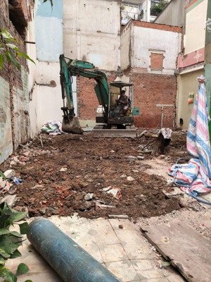 nhà tiện xây mới. diện tích 81m2 hẻm 1/ sát mặt tiền hồ thị kỷ p1 quận 10