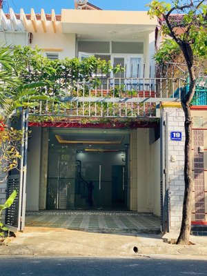 bán nhà mặt phố tại nguyễn cao luyện, 11 tỷ, 96m2, giá cực chất hot!