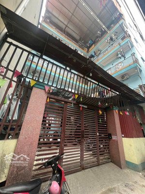 bán nhà trọ 4 tầng 179m2- 25 phòng thuê full - ô cách ,đông tiến, yên phong- 5.4 tỷ