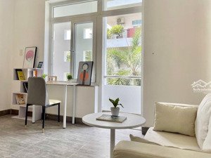 cho thuê phòng full nt đường 3 tháng 2, quận 10. dọn vào ngay. giá thuê 5.5 triệu/tháng