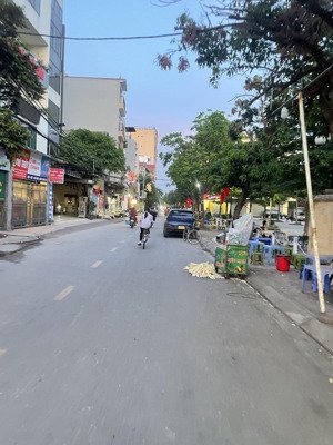 bán 47m lô góc 2 mặt tiền vị trí cực đẹp cách trục liên xã ,hồ điều hoà chỉ 100m kim chung đa-hn