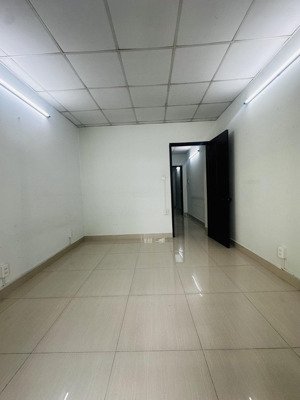 chủ gấp - hạ 400 triệu giá mới 8.5 tỷ phú nhuận - giáp quận 3 - hẻm 6m - sát mặt tiền