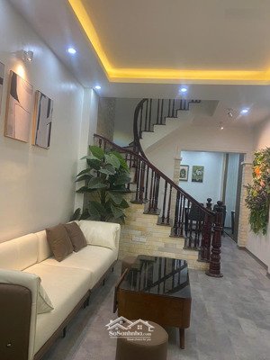 bán nhà cầu giấy ô tô đỗ cổng 11.5 tỷ ở dương quảng hàm gần quan hoa, hoàng quốc việt