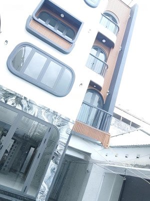 cách 30m ra mt đường phan huy ích - gần emart 2 dt 78m2, ngang 5,5m kc 4 tầng - 5pn - shr - 7,2 tỷ