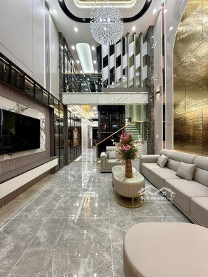 nhà có thang máy 1 sẹc đường thạnh xuân 25, dt;4,4x18m, lửng, 3 lầu, sân thượng, 5pn, gara ô tô