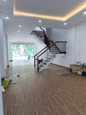 nhà 3 tầng 1 tum kdt hà quang 1 dt 80m2 ngang 5m giá bán nhanh chỉ 8ty8