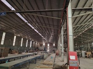 cho thuê 1.800m2 - 100 triệu/th, cont 40f vào ok, pccc có thẩm duyệt