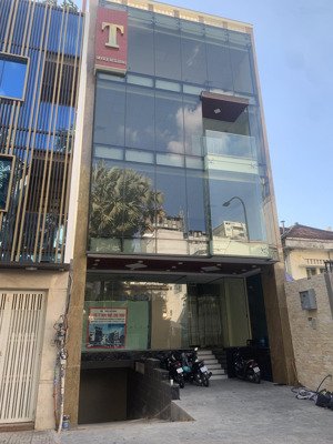 nhà mặt tiền đường nguyễn văn thủ quận 1 dtsd 600m2 chỉ với 110 triệu