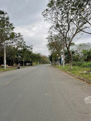 hót hót hót hiếm hiếm hiếm
2 lô liền kề đường 10,5m thanh nghị - hoà minh - đà nẵng giá tốt nhất