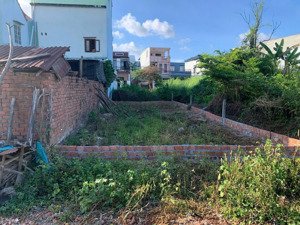 chỉ 1.65ty có lô đất ngang 6m, dt 120m2, 2 mặt tiền trước sau, trước nhựa 7.5m, sau cấp phối 5m