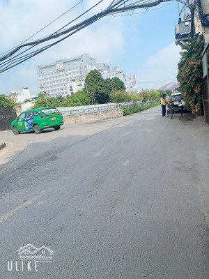 bán xưởng an phú đông 10 (240m)8.5 x 28m) mặt tiền 8m - thỗng xe tải