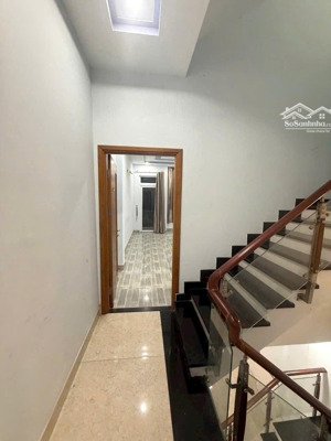 cho thuê nguyên căn nhà sạch sẽ 496 đường dương quảng hàm p6 gv