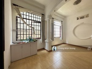 phòng trọ cao cấp - nội thất cơ bản ngay cầu phú mỹ quận 7 diện tích rộng 30m2. hình thật 100%