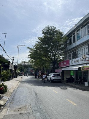 bán đất mặt đường 63 , kdc đông thủ thiêm p bình trưng đông .