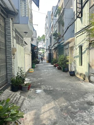 quang trung - đối diện mercedes - chợ hạnh thông tây - 4x11m - trệt lầu - hẻm xe tải - 5.55 tỷ