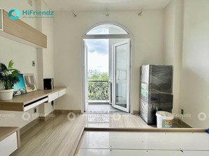 cho thuê căn hộ studio ban công thoáng, tách bếp q4 gần chợ 200, đh luật, đh nguyễn tất thành