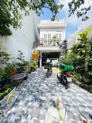 hàng xóm kđt vạn phúc dt 116m2 xây mới 5 tầng đường nhựa 8m chỉ nhỉnh 9 tỷ